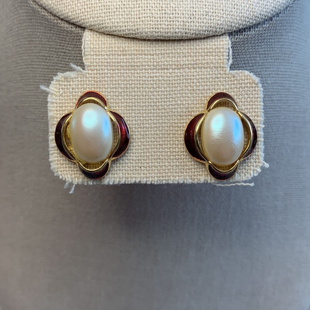 Authentic Vintage Givenchy Faux Pearl Stud Earrings - Picture 4 of 14